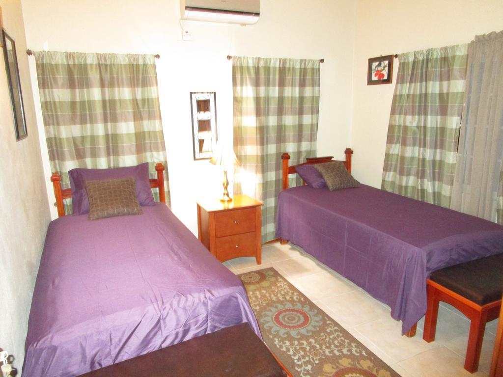 The Residence Portmore Apartments Екстер'єр фото