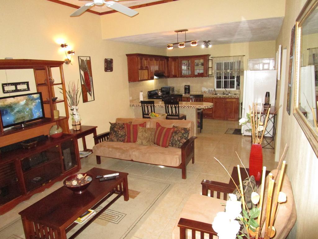 The Residence Portmore Apartments Екстер'єр фото