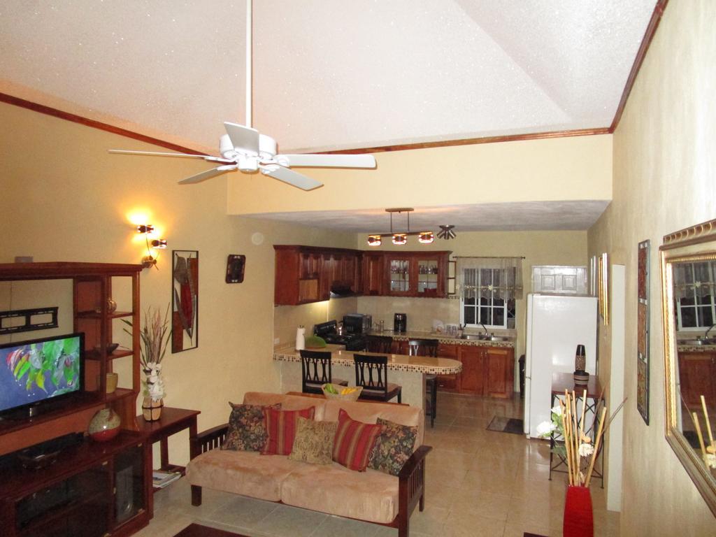 The Residence Portmore Apartments Екстер'єр фото