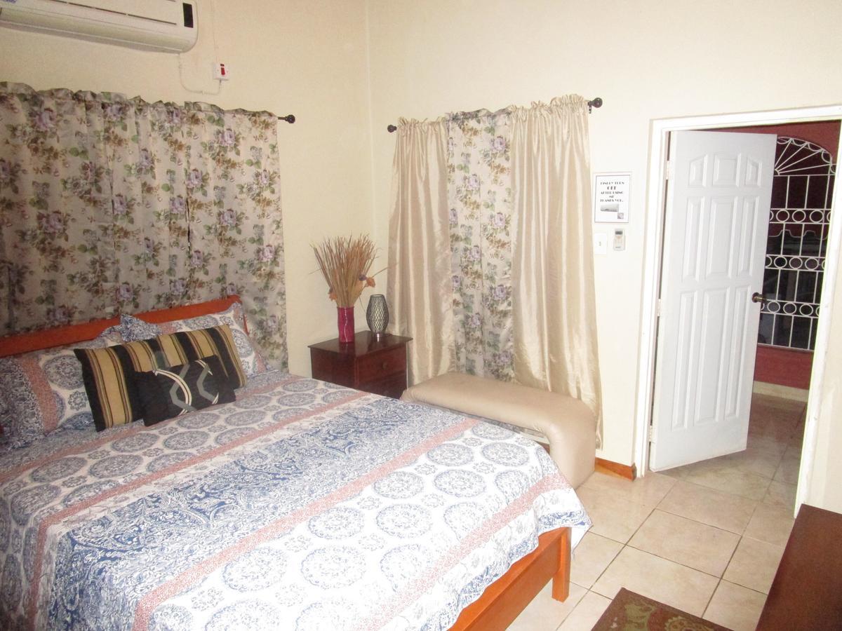 The Residence Portmore Apartments Екстер'єр фото